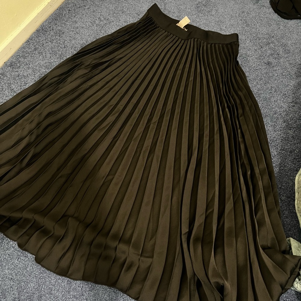H&M SKIRT SIZE SMALL BLACK